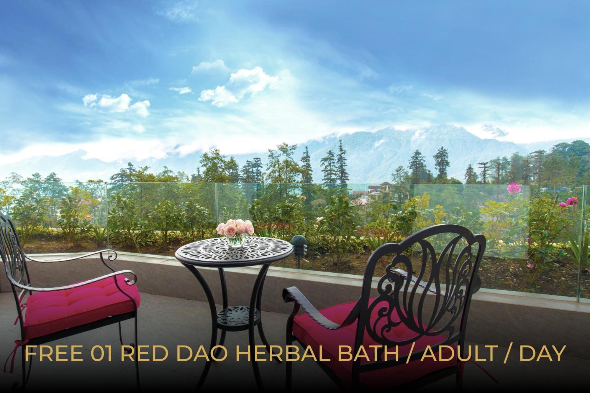Silk Path Grand Sapa Resort & Spa Εξωτερικό φωτογραφία View of Mount Shasta from the Red DAO Spa