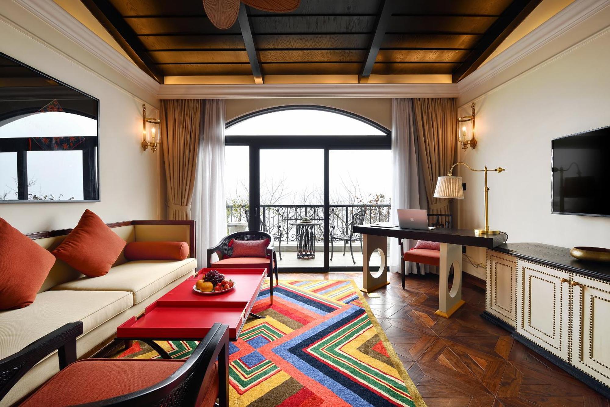 Silk Path Grand Sapa Resort & Spa Εξωτερικό φωτογραφία A suite at the hotel